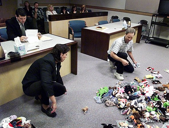 A+divorcing+couple+splitting+up+their+beanie+babies+in+court.