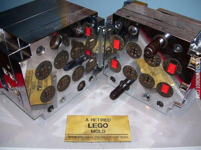 A+retired+LEGO+mold.