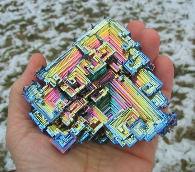 This+is+actually+real%2C+and+it%26%238217%3Bs+a+metal%3A+Bismuth.