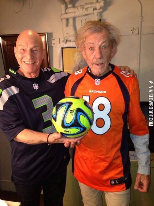 Patrick+Stewart+and+Ian+McKellen+are+ready+for+the+Super+Bowl