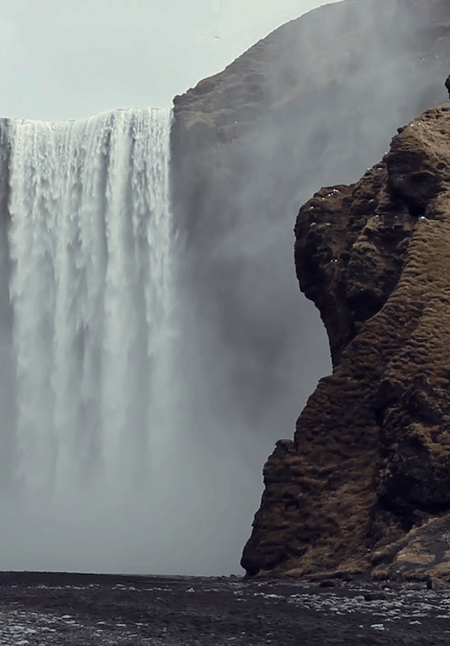 The+never-ending+waterfall.