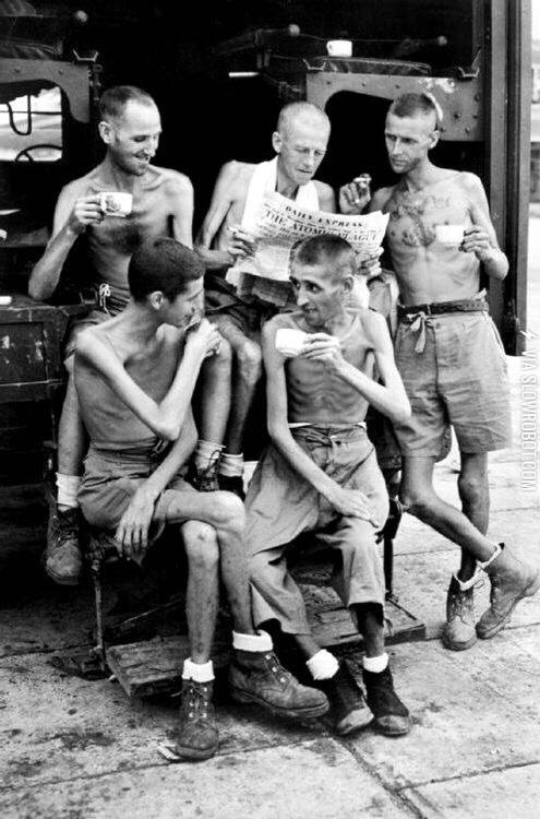 British+soldiers+liberated+from+a+Japanese+POW+camp+in+Sumatra