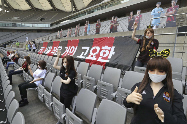 South+Korean+football+club+uses+super+fan+love+dolls+to+fill+empty+stadium%26%238230%3B