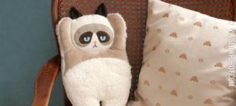 Grumpy+Cat+pillow.