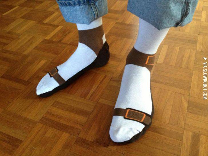 Socks+with+sandals+socks.