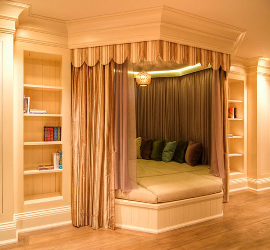 Room+With+A+Very+Cozy+Bed