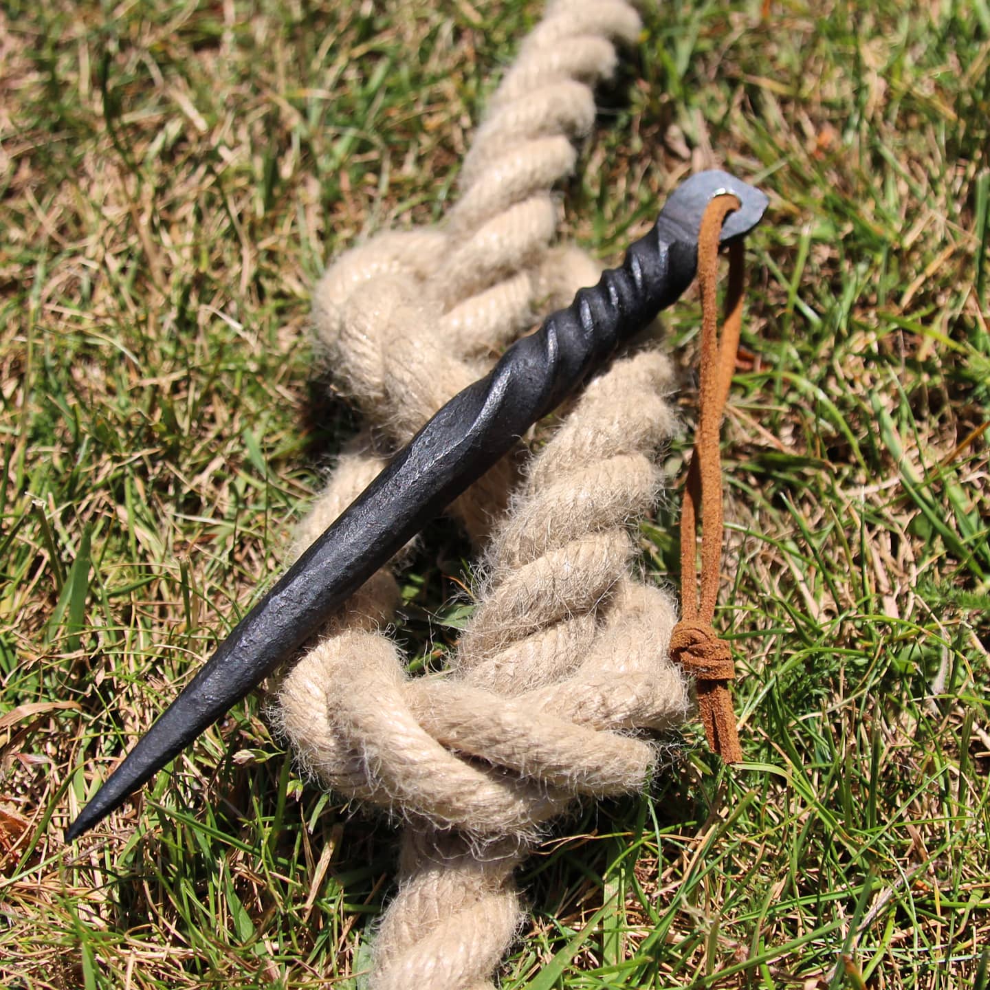 This+is+a+marlin+spike+used+by+sailors+to+undo+knots%2C+BTW.