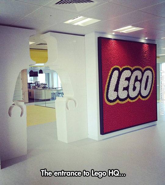 The+entrance+to+Lego+hq