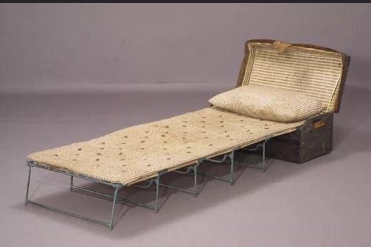 George+Washington%26%238217%3Bs+military+trunk+bed+used+during+the+Revolutionary+War%2C+circa+1775