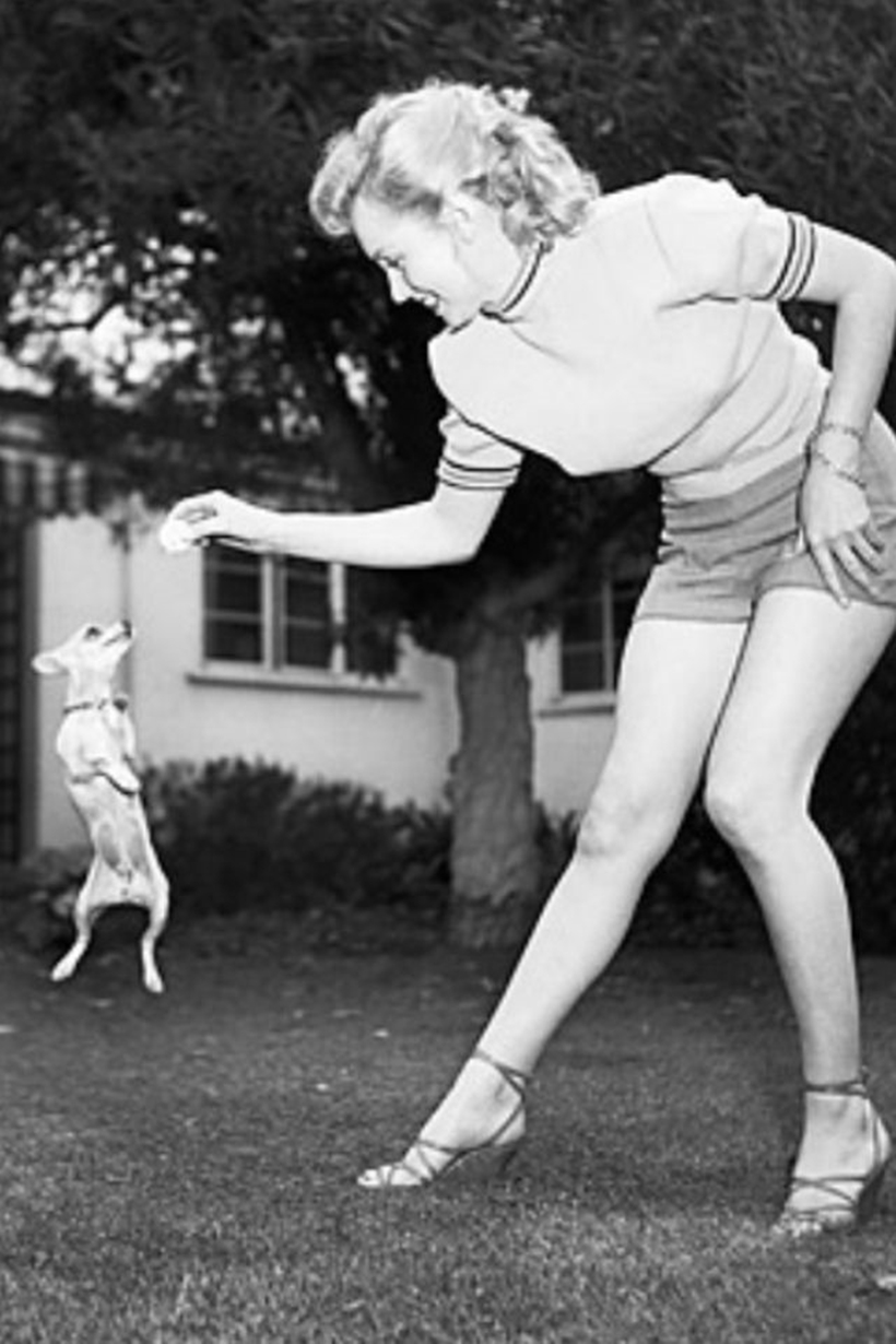 Marilyn+Monroe+and+Choochoo%2C+%7E1948