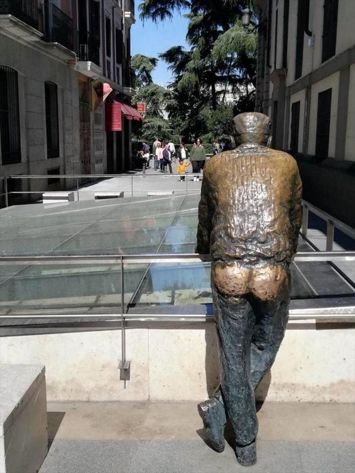 Nemo+out+there+touching+butts%26%238230%3B