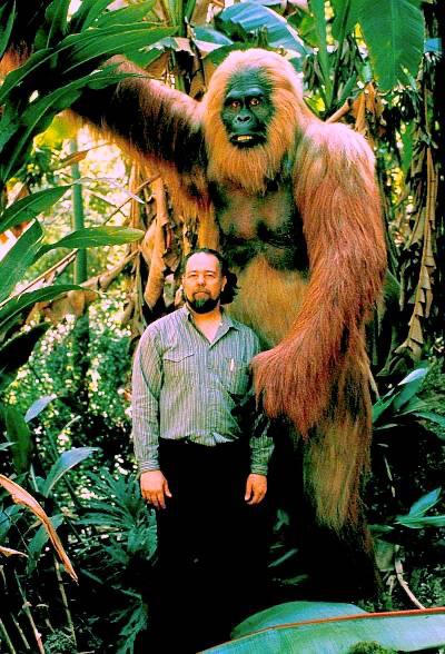 Gigantopithecus%2C+a+relative+of+orangoutangs.+At+10+feet+tall+it%26%238217%3Bs+the+largest+ape+known+to+ever+live.+It+was+alive+as+recently+as+100%2C000+years+ago+and+likely+died+out+due+to+its+immense+size.