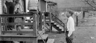John+F.+Kennedy+campaigning+door-to-door+in+West+Virginia+in+1960.
