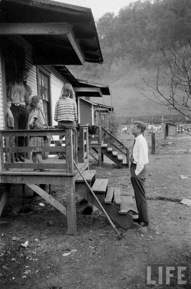 John+F.+Kennedy+campaigning+door-to-door+in+West+Virginia+in+1960.