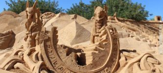 Stargate+sand+sculpture