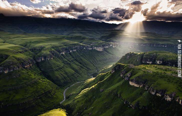 Drakensberg+Mountains%2C+South+Africa.