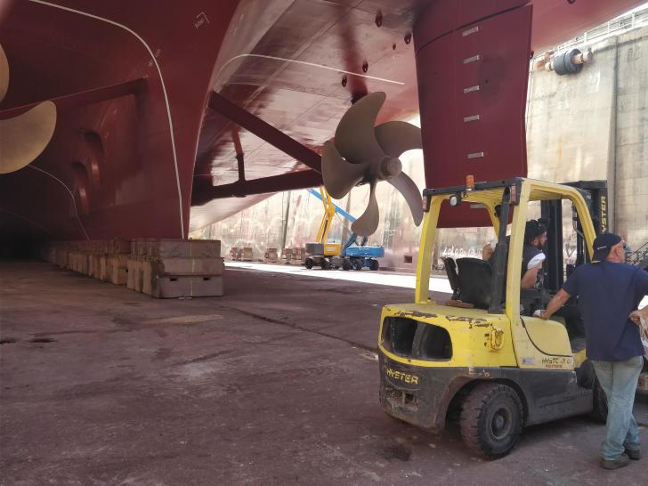 The+sheer+size+of+cruise+ships+can+only+be+appreciated+in+a+dry+dock