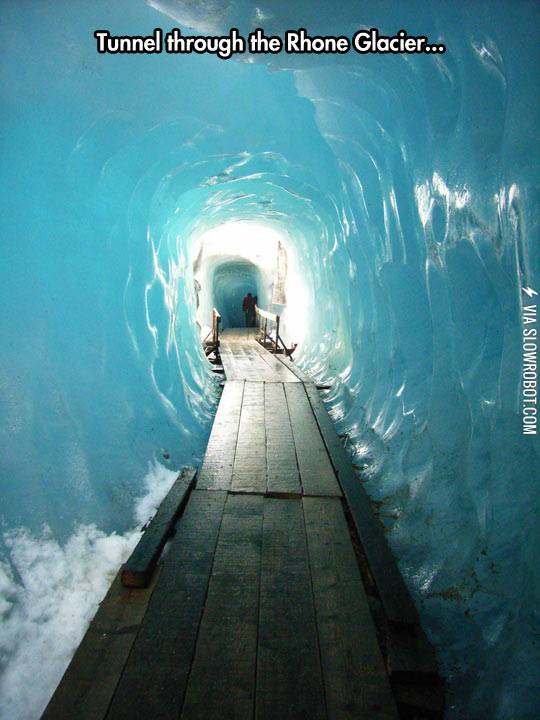 Tunnel+through+the+Rhone+glacier.