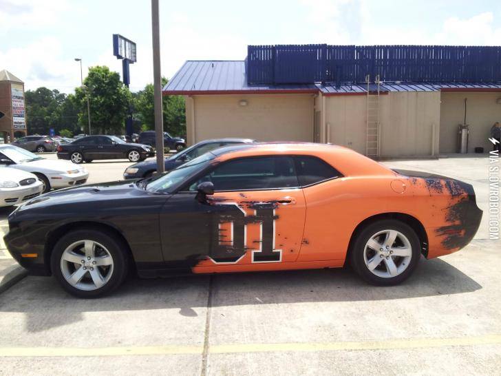 Cool+paint+job+on+a+new+Challenger.