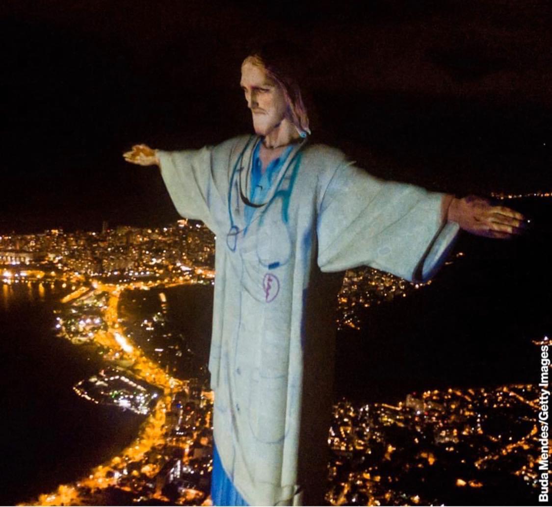Rio%26%238217%3Bs+Christ+the+Redeemer+statue+was+lit+up+to+look+like+a+doctor+on+Easter+Sunday