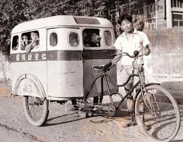 Kindergarten+school+bus+in+Taiwan+back+in+the+%26%238217%3B50s
