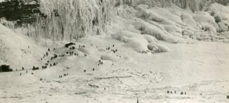Niagara+Falls+frozen+over+around+1936