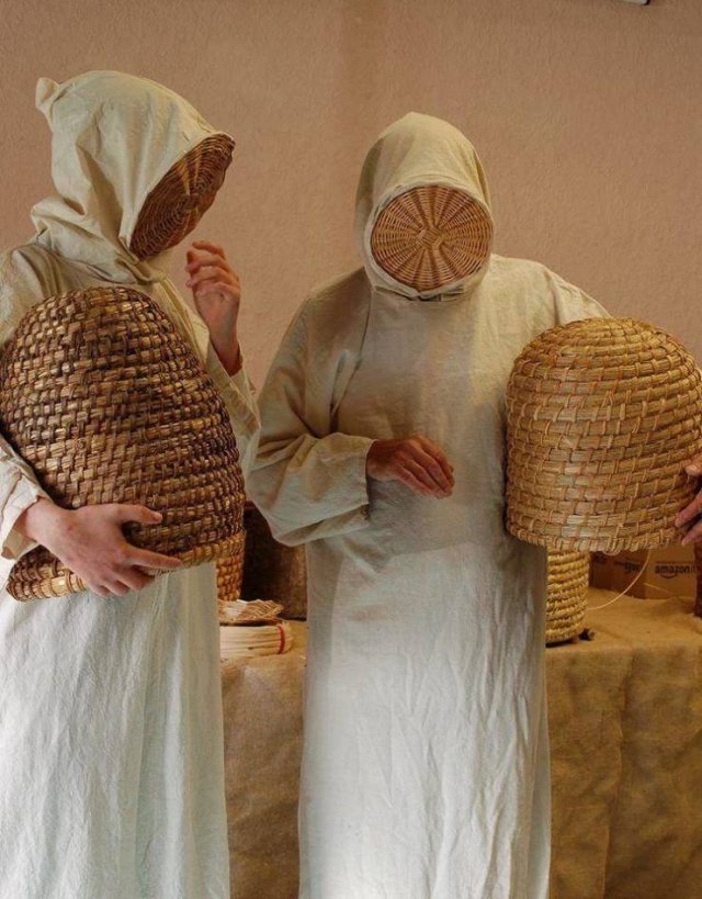 Medieval+beekeeping+outfit