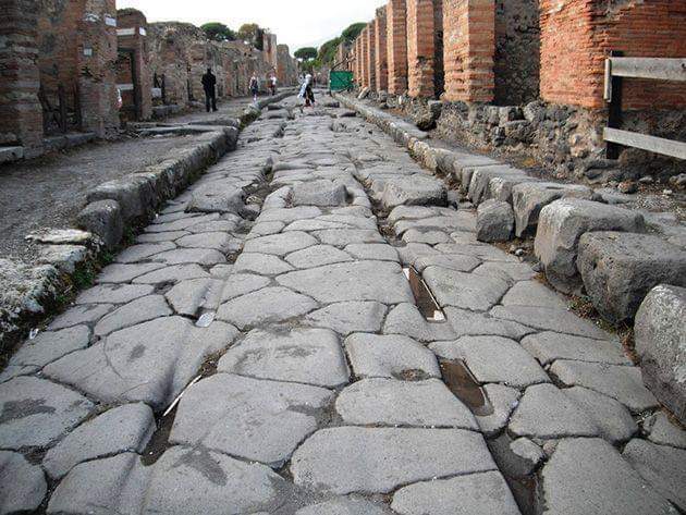 1900+year+old+chariot+tracks+in+Pompeii