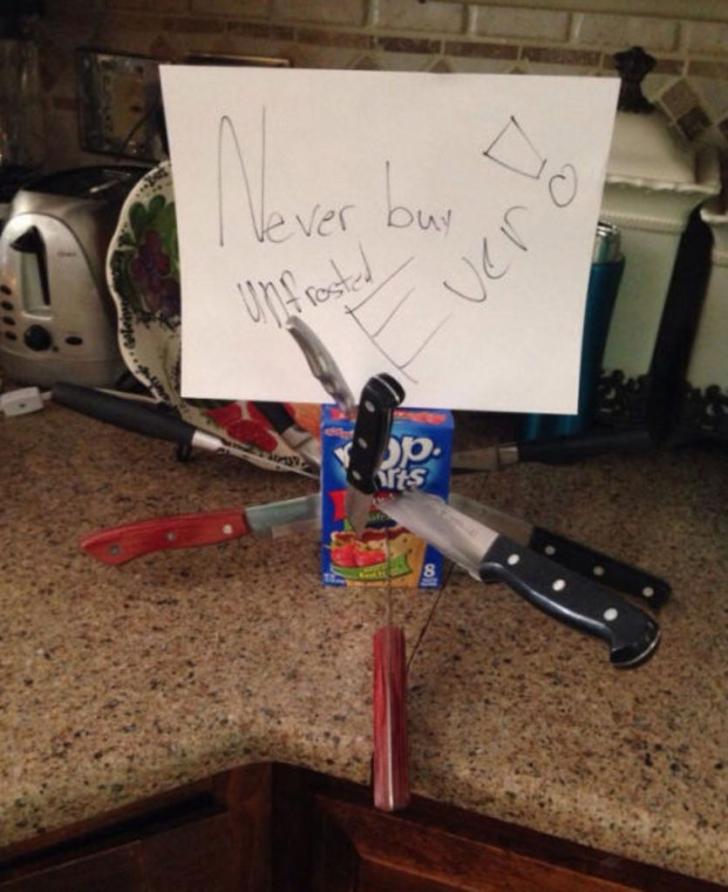 Never+come+between+a+man+and+his+frosted+pop-tarts