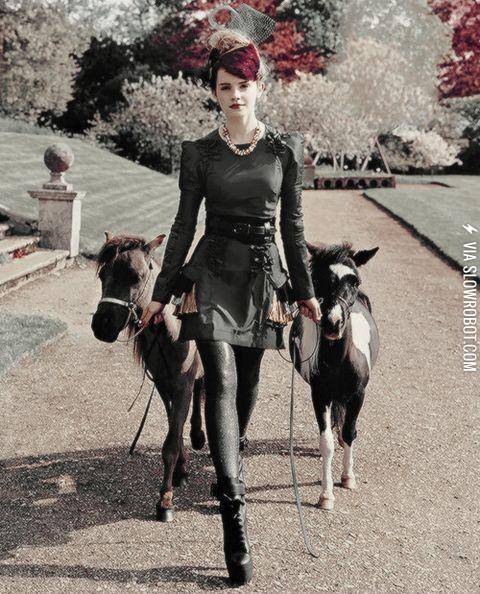 This+is+emma+watson+with+red+hair+and+ponies
