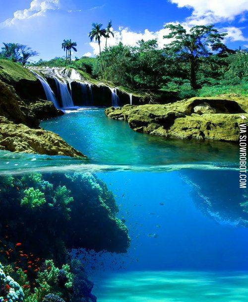 Split-View+Waterfall%2C+Hawaii