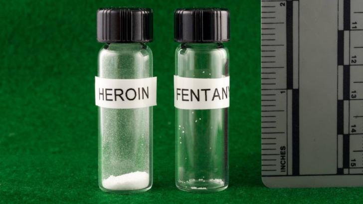 Lethal+doses+of+heroin+and+fentanyl+side+by+side