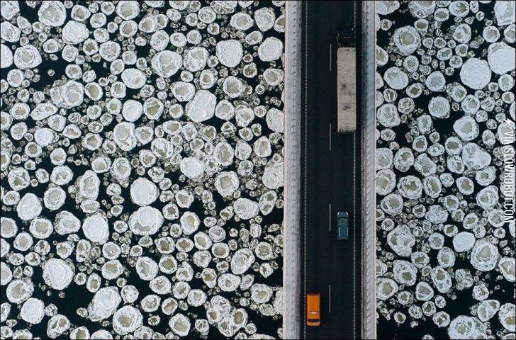A+bridge+over+icy+water