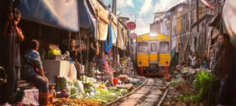 A+Train+Goes+Through+Market%2C+Bangkok
