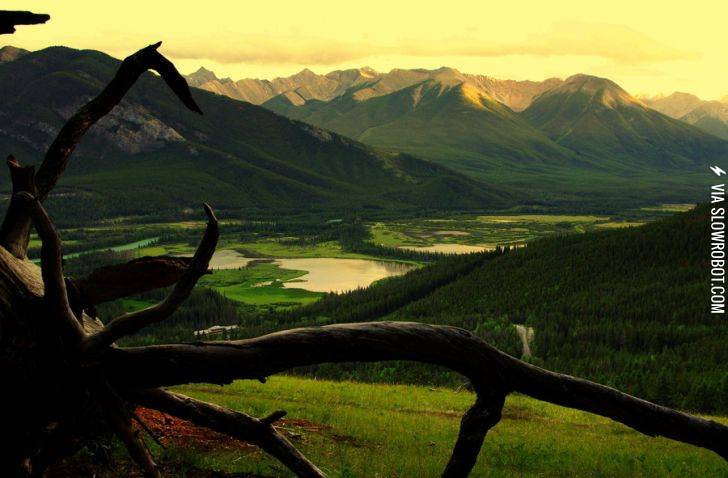 Vermillion+Lakes%2C+Canada