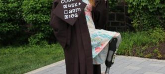 Usually+I%26%238217%3Bd+say+decorating+graduation+caps+are+dumb+but%26%238230%3B