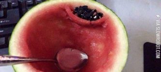 How+To+Properly+Eat+A+Watermelon