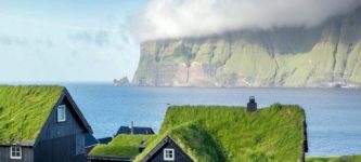 Grass+roofs+are+a+nice+aesthetic.