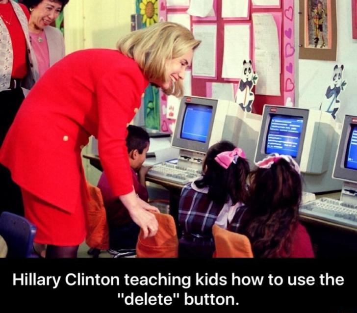 Hillary+Clinton+teaching+kids+how+to+use+the+%26%238220%3Bdelete%26%238221%3B+button.