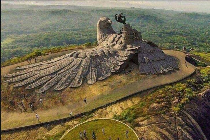 The+world%26%238217%3Bs+largest+bird+sculpture+in+Jatayupara%2C+India.