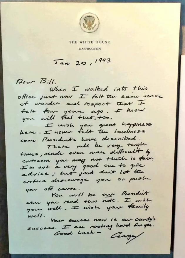 Touching+Letter+Bush+Sr.+left+to+Bill+Clinton+at+the+White+House