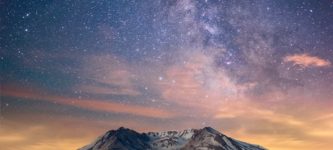 Mount+St.+Helens+beneath+the+Milky+Way