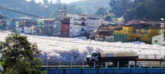 River+in+S%C3%A3o+Paulo%2C+Brazil+is+covered+in+foam+caused+by+pollution