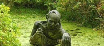 Swamp+sculpture+%28The+Ferryman%26%238217%3Bs+End%29+in+Eastern+Ireland