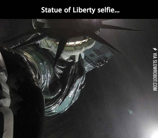 Statue+of+Liberty+selfie.