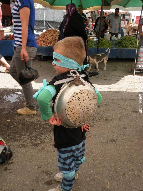 low+budget+Leonardo+cosplay