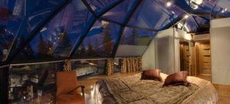 Interior+of+a+Glass+Igloo+House