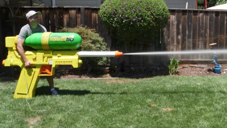 Giant+super+soaker+built+by+former+NASA+engineer.