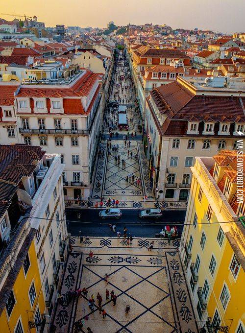 Pedestrian+street+in+Lisbon%2C+Portugal.