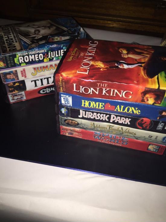 90s-themed+30th+birthday+party%2C+this+was+the+cake.